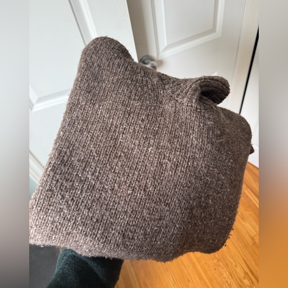 Babaa No. 17 Jumper - Oak - oversized 100% wool turtleneck sweater - Picture 5 of 9